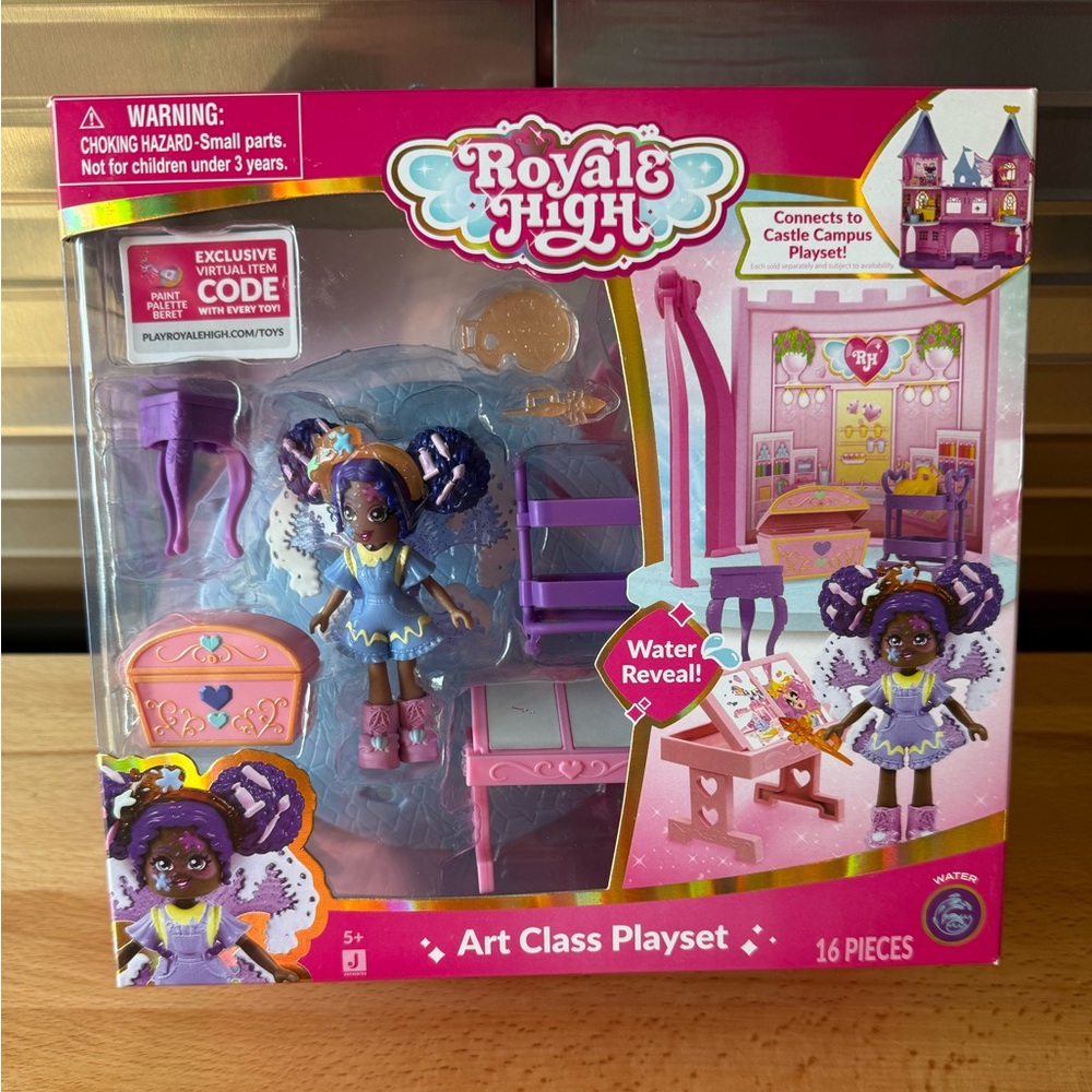2024 Royale High Art Class Playset-1 Doll, 6 Accessories 1 Surprise Water Reveal